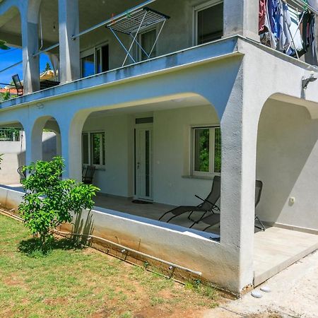 Apartment Olive Selce Exterior photo